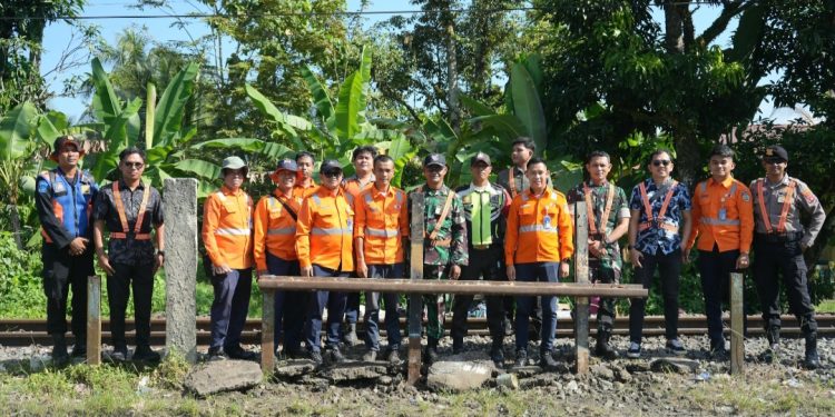 Perkuat Keselamatan Perjalanan Kereta Api, KAI Divre II Sumbar Tutup Tiga Perlintasan Liar di Padang Pariaman