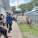 Warga Huntara Lubuk Buaya Padang Dapat Bantuan Tiga Ekor Sapi