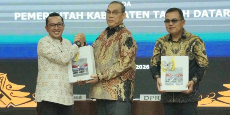 Pemkab Tanah Datar Daerah Pertama yang Peroleh WTP 14 Kali Berturut-turut