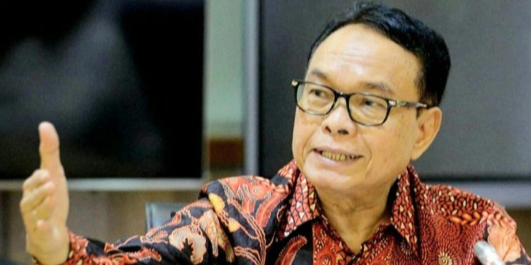 Teori Genggam Anak Ayam dalam Politik Desentralisasi