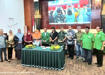 Unand Berpuisi Sukses Digelar; Memperingati 70 Tahun Unand dan 70 Tahun Penyair Syarifuddin Arifin
