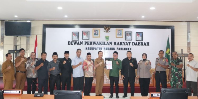 Rapat Paripurna DPRD Padang Pariaman, Wabup Rahmat Hidayat Sampaikan Nota Pertangungjawaban APBD TA 2025