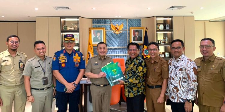 Bupati JKA Perjuangkan Hibah Mobil Damkar dan Armada Sampah untuk Padang Pariaman ke Pemprov. DKI Jakarta