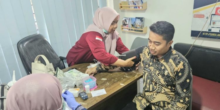 Diskominfo Agam Dukung Kesehatan Aparatur dan Pegawai Melalui Program Cek Kesehatan Gratis