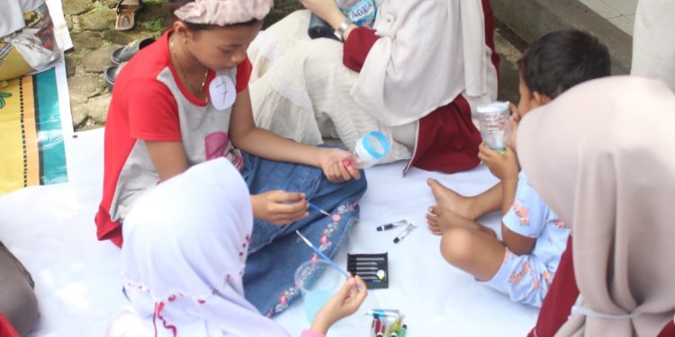 Pemberdayaan Masyarakat Melalui Program Desa Binaan HIMA IKM KM FKM Unand dalam Pencegahan DBD di Kelurahan Alai Parak Kopi Padang.