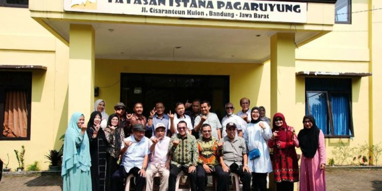 Bupati Tanah Datar Eka Putra Tinjau Asrama Mahasiswa Yayasan Pagaruyung di Bandung