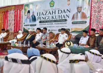 Hadiri Pengukuhan Tuanku dan Ustadzah Ponpes Nurul Yaqin Sadaniyyah, Wabup Rahmat: Lulusan Istiqomah dan Menyebar Kebaikan di Tengah Masyarakat