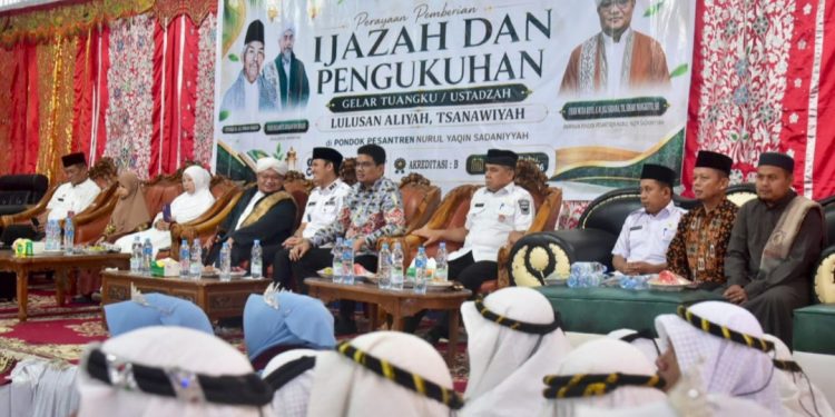 Hadiri Pengukuhan Tuanku dan Ustadzah Ponpes Nurul Yaqin Sadaniyyah, Wabup Rahmat: Lulusan Istiqomah dan Menyebar Kebaikan di Tengah Masyarakat