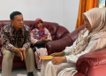 Temui Keluarga Ryan Alghifary yang Masih Hilang, Unand Tetap Dukung Proses Pencarian