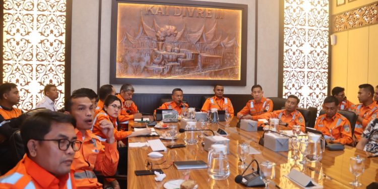 Gelar Rapat Safety Committee, KAI Divre II Sumbar Perkuat Budaya Keselamatan dan Kesehatan Kerja