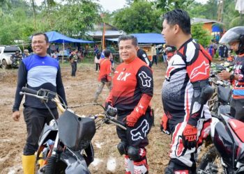 Bupati Agam Benni Warlis Jajal Motor Trail di Event Trabas Extreme Gunung Silayang