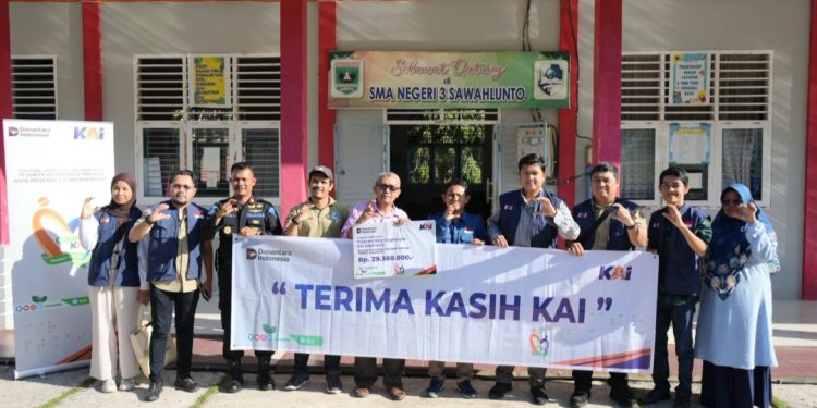 Perkuat Pemberdayaan Masyarakat dan Pendidikan di Sawahlunto, KAI Divre II Sumbar Kembali Salurkan Program TJSL