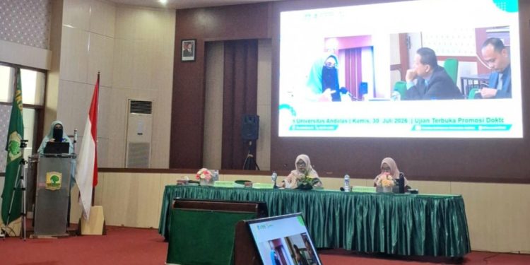 Lulus dengan Predikat Sangat Memuaskan, dr Ulya Uti Fasrini Jadi Doktor ke-123 Program Studi Kesehatan Masyarakat Unand