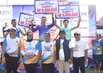 Barefoot Running Padang Pariaman Sukses, Para Pelari Terbaik Taklukkan Lintasan Pasir Pantai Katapiang