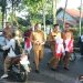 Pemkab Agam Bagikan Bendera Merah Putih Semarakkan HUT ke-81 RI