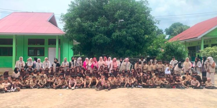 Mahasiswa KKN UNP Edukasi Anti-Bullying dan Hadirkan Mading Edukatif di SDN 01 Manggilang Kabupaten Limapuluh Kota