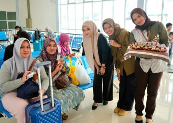 Semarak Hari Jadi Kota Padang ke-357, KAI Divre II Sumbar Sapa Pelanggan dengan Berbagi Apresiasi