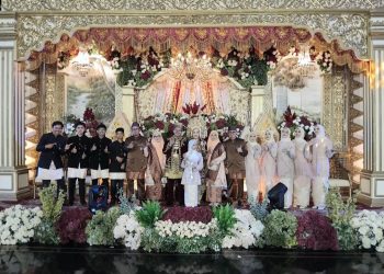 Rektor Unand Efa Yonnedi Baralek Gadang, Ribuan Tamu dan Undangan Beri Doa & Restu untuk Bagas dan Izzati