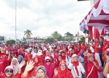 Ribuan Masyarakat Pariaman Antusias Ikuti Minggu Bebas Emisi dan Jalan Sehat