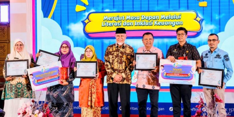 Padang Pariaman Raih Tiga Penghargaan Pada Peringatan Hari Indonesia Menabung 2026