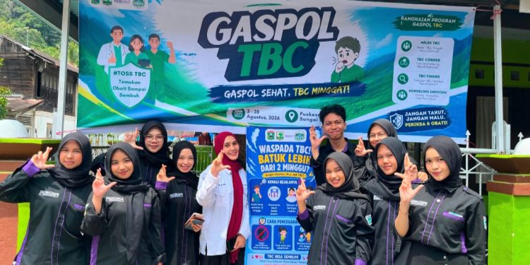 Cegah TBC di Sungai Lasi Kabupaten Solok, Mahasiswa FKM Unand Hadirkan “TBC Corner”