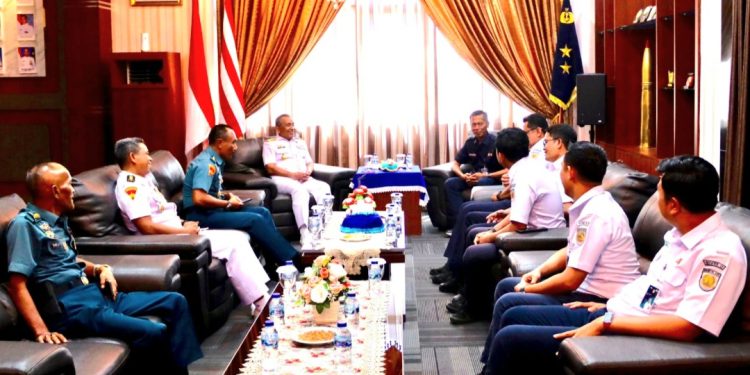 Perkuat Sinergitas dan Koordinasi, Kepala KAI Divre II Sumbar Audiensi dengan Kodaeral II Padang