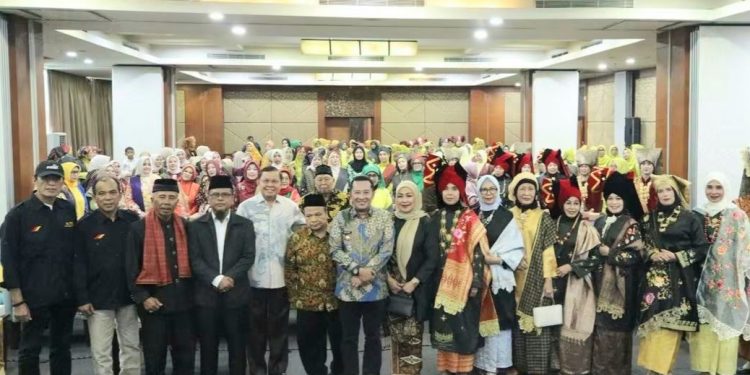 Bupati Eka Putra Dorong Penguatan Adat Minangkabau di Perantauan