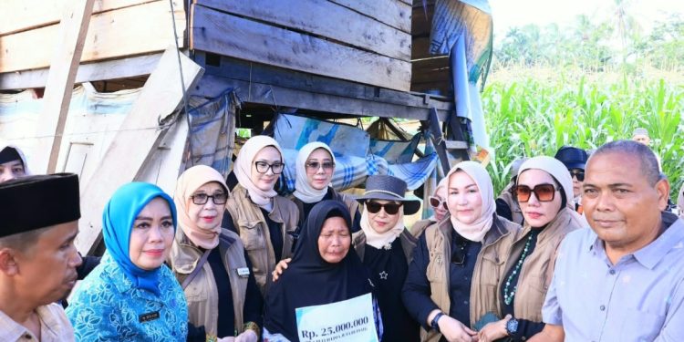 Indo Jalito Peduli Kembali Bedah Dua Unit Rumah Tidak Layak Huni di Padang Pariaman