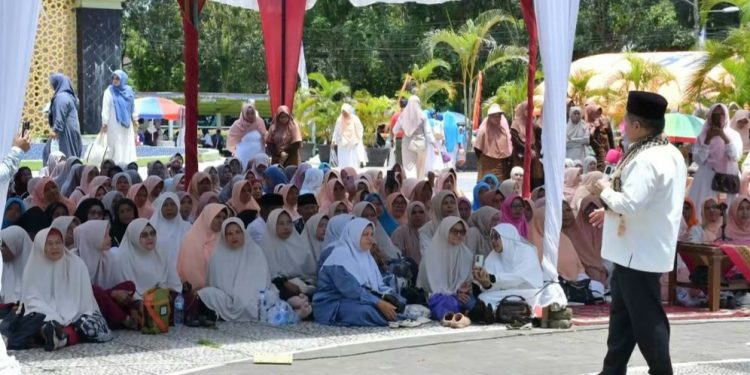 Bupati Agam Benni Warlis Beri Ceramah Agama di Forum Dakwah Yasin Tingkat Sumbar