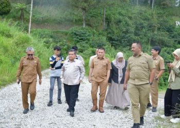 Bupati Agam Tinjau Jalan Rusak, Sejumlah Ruas Menjadi Prioritas Perbaikan