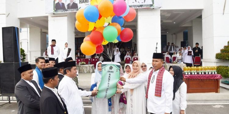 Wakil Walikota Pariaman Mulyadi Jadi Irup Upacara Peringatan Hari Santri Nasional Tahun 2026