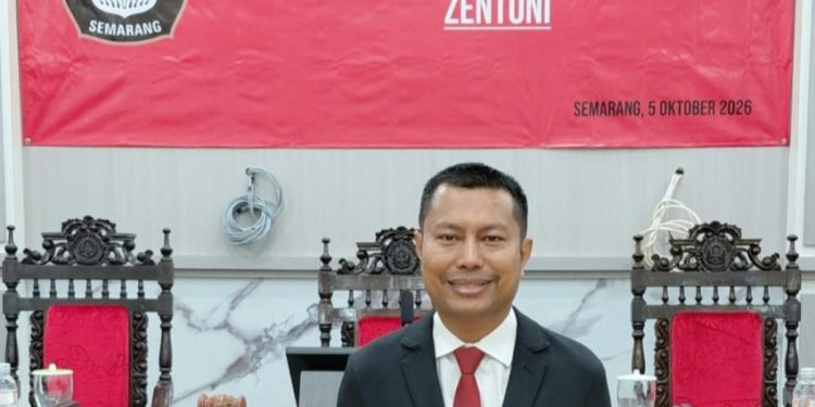 Zentoni Raih Gelar Doktor Hukum Universitas Diponegoro