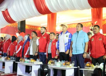 Beri Dukungan pada Kontingen Kota Pariaman, Walikota Yota Balad Hadir di Pembukaan Porprov XVI Sumbar