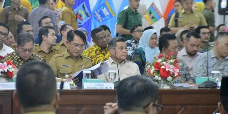 Bupati Agam Benni Warlis Sampaikan Tiga Aspirasi Strategis ke Komisi II DPR RI