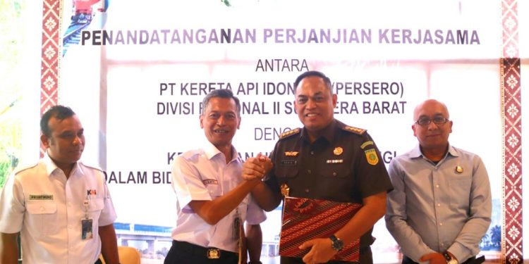 KAI Divre II Sumbar Perkuat Dukungan Hukum dan Pengamanan Aset melalui PKS dengan Kejaksaan Negeri Bukittinggi
