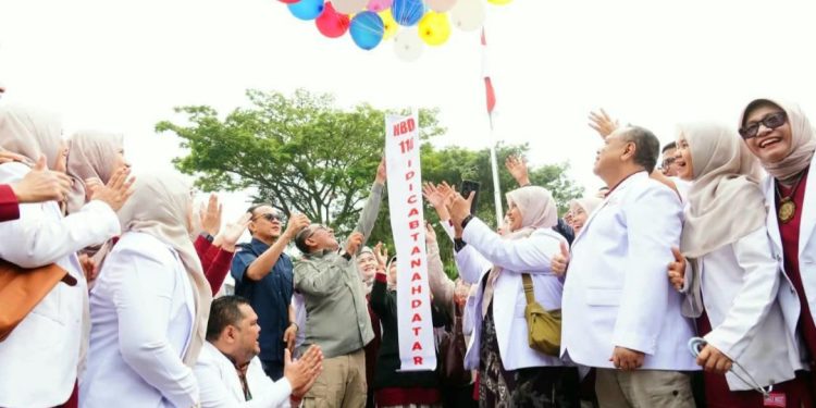 Peringati Hari Bhakti Dokter Indonesia ke-118, IDI Kabupaten Tanah Datar Gelar Pelayanan Kesehatan Gratis