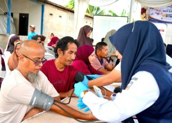 KAI Divre II Sumbar Hadirkan Layanan Kesehatan dan Kacamata Gratis bagi Masyarakat Kampung Jua