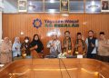 Ketua Yayasan Waqaf Ar Risalah (YWAR) Lepas 4 Guru dan Karyawan Penerima Reward Umrah Pergi ke Tanah Suci